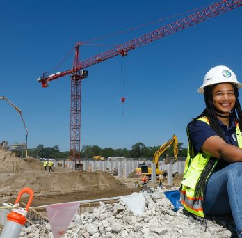 Kristen Moore, a master’s student in the Construction Engineering and Management program in civil, materials, and environmental engineering at UIC 