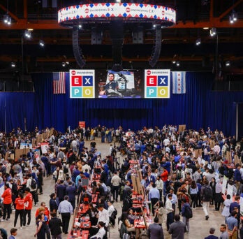 UIC students show off their projects during the 2025 Engineering Expo. 